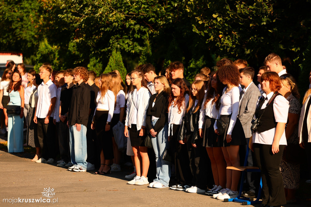 Powiat Inowrocławski: Naukę rozpoczęło ponad 5900 uczniów i słuchaczy [FOTO]