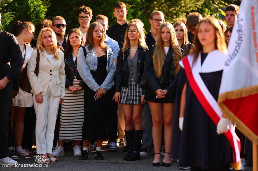 Powiat Inowrocławski: Naukę rozpoczęło ponad 5900 uczniów i słuchaczy [FOTO]