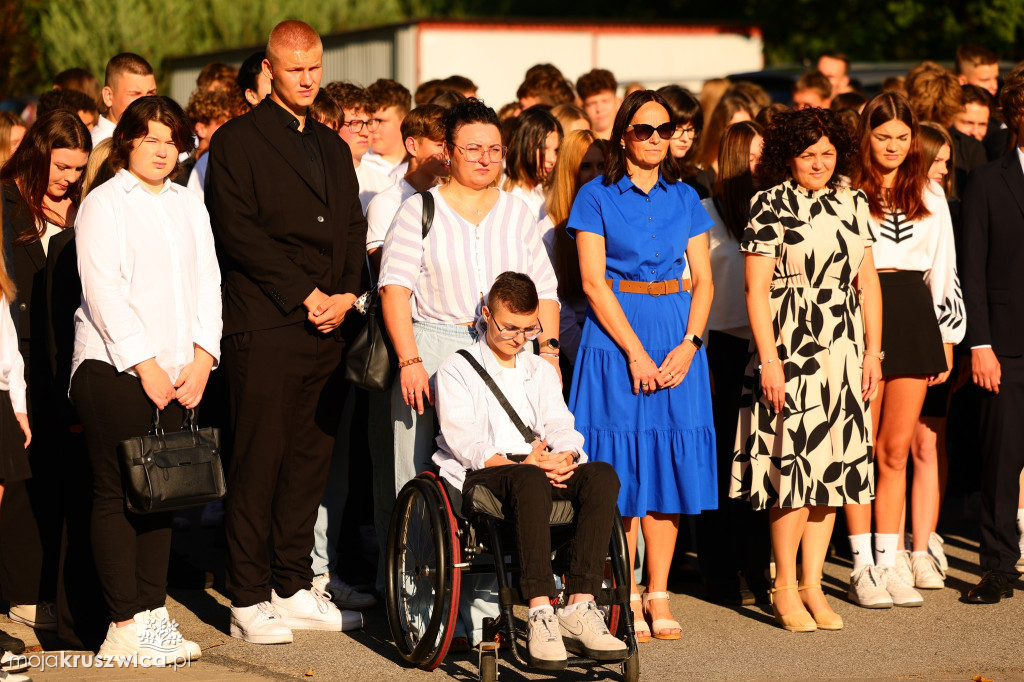 Powiat Inowrocławski: Naukę rozpoczęło ponad 5900 uczniów i słuchaczy [FOTO]