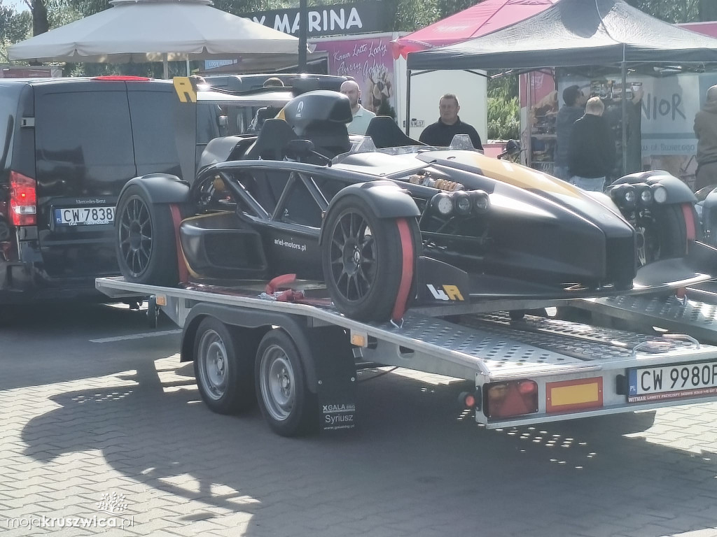 Trwa Auto Show - End of Summer w Kruszwicy [FOTO]