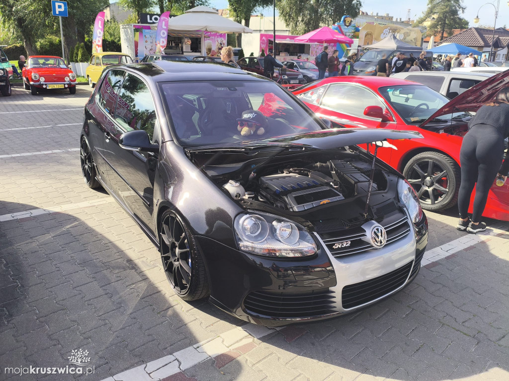 Trwa Auto Show - End of Summer w Kruszwicy [FOTO]