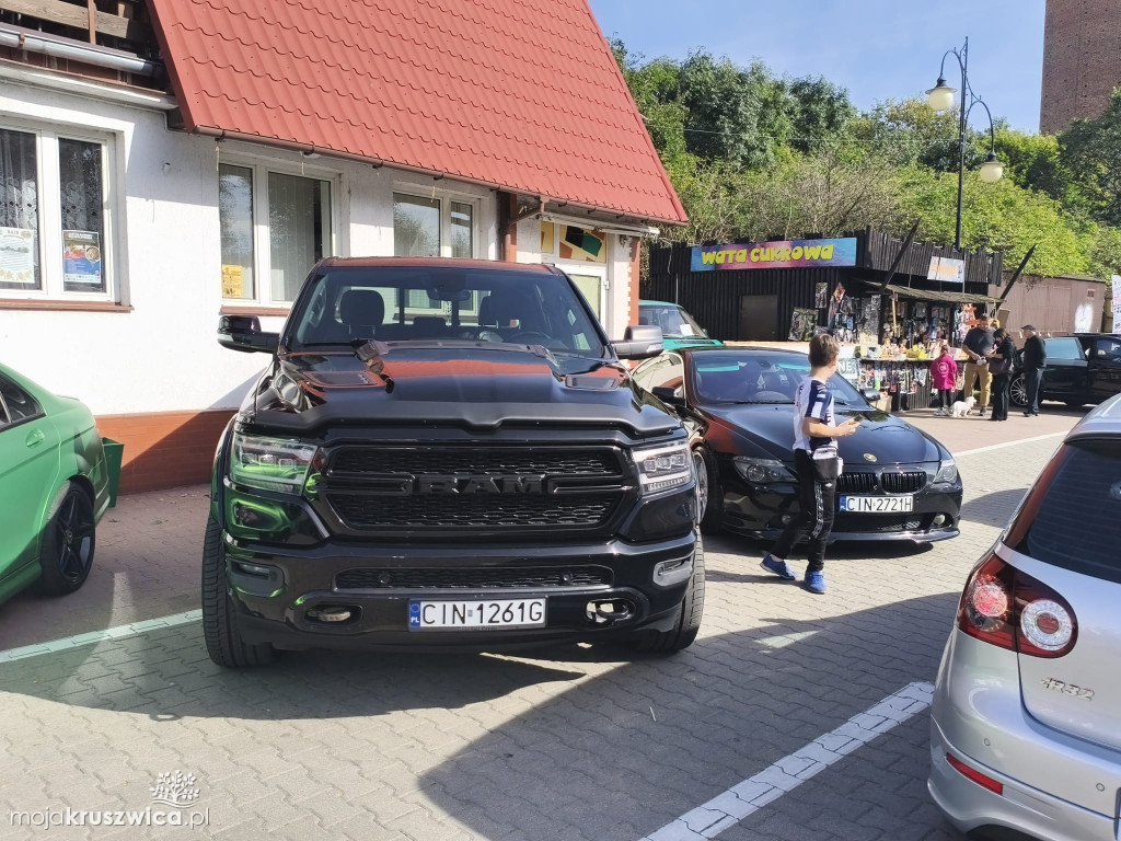 Trwa Auto Show - End of Summer w Kruszwicy [FOTO]