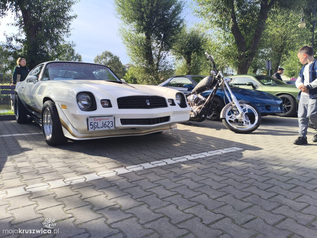 Trwa Auto Show - End of Summer w Kruszwicy [FOTO]