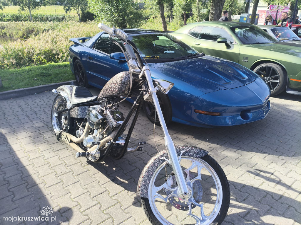 Trwa Auto Show - End of Summer w Kruszwicy [FOTO]
