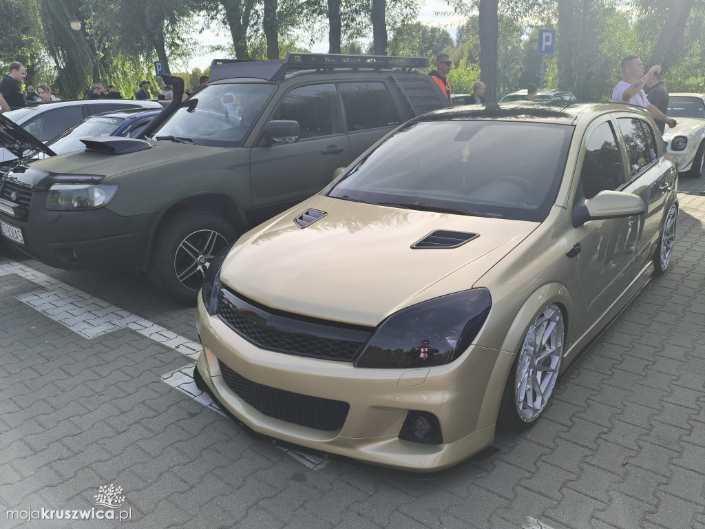 Trwa Auto Show - End of Summer w Kruszwicy [FOTO]
