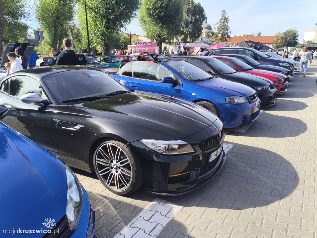 Trwa Auto Show - End of Summer w Kruszwicy [FOTO]