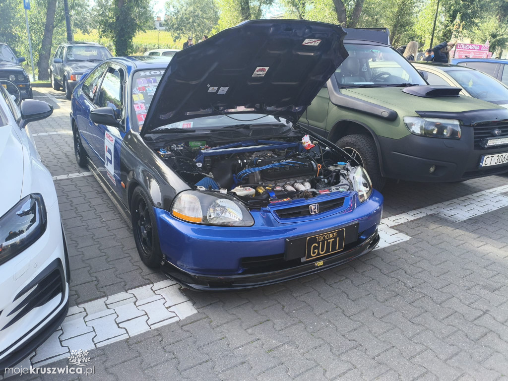 Trwa Auto Show - End of Summer w Kruszwicy [FOTO]