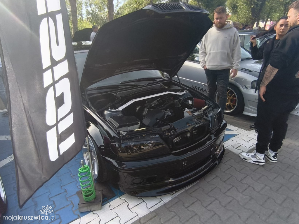 Trwa Auto Show - End of Summer w Kruszwicy [FOTO]