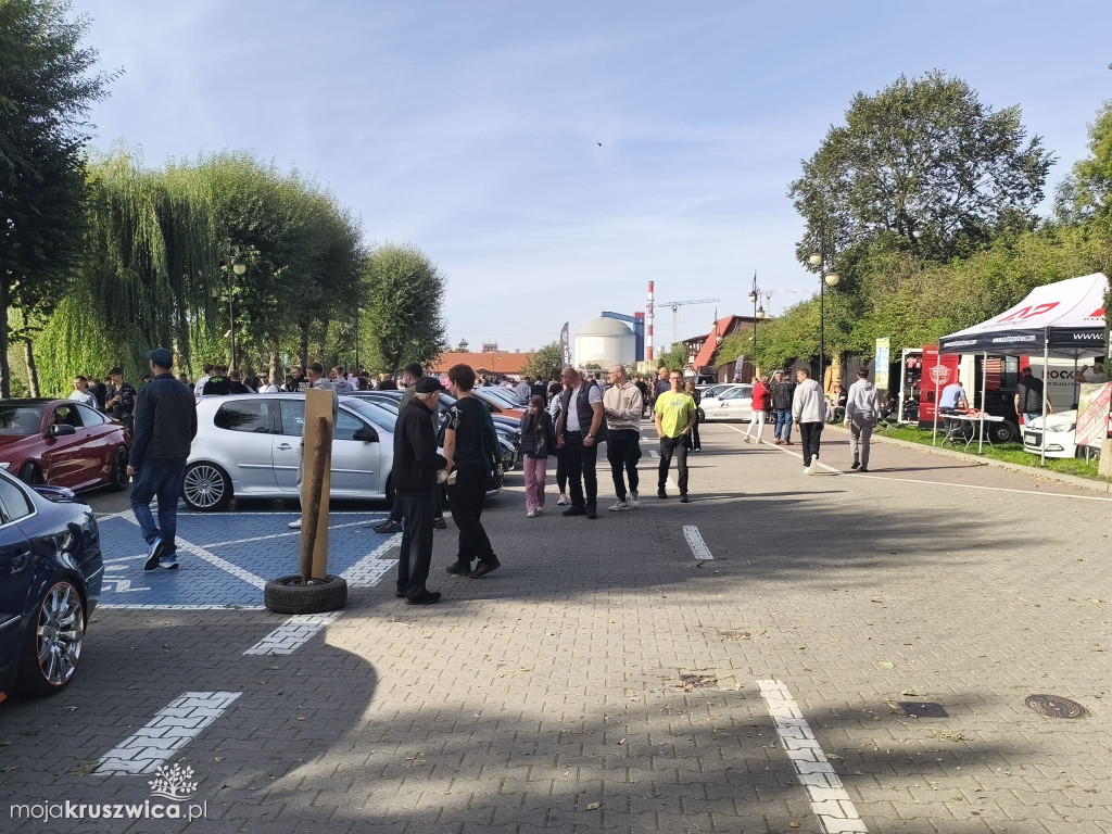 Trwa Auto Show - End of Summer w Kruszwicy [FOTO]