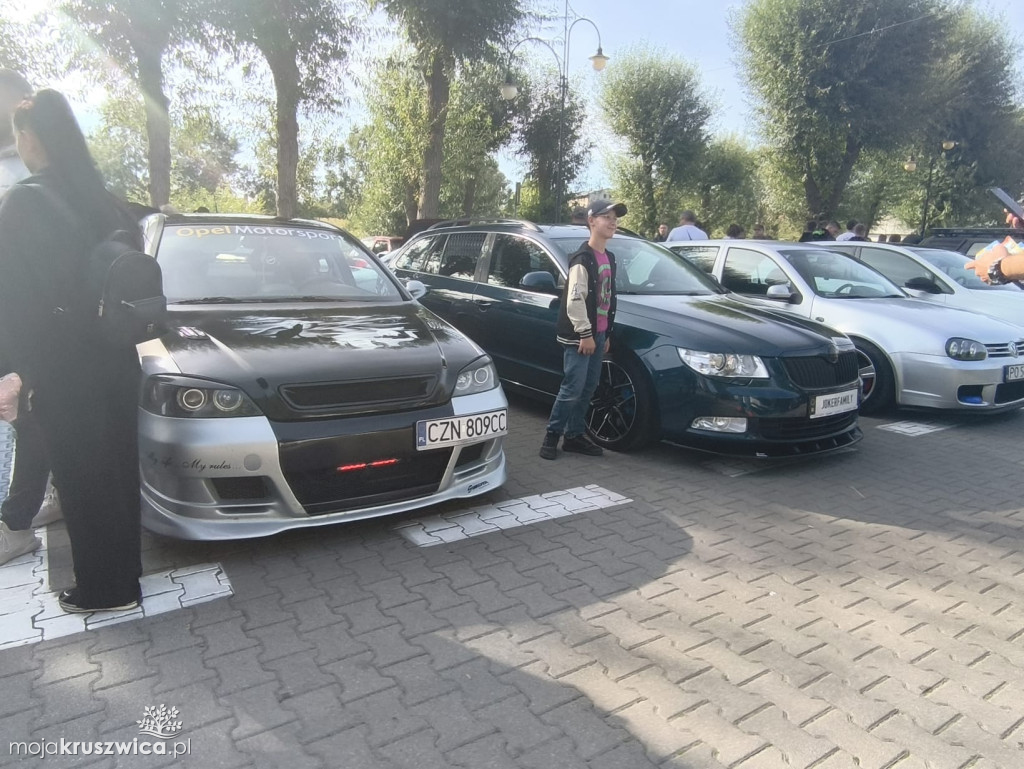 Trwa Auto Show - End of Summer w Kruszwicy [FOTO]