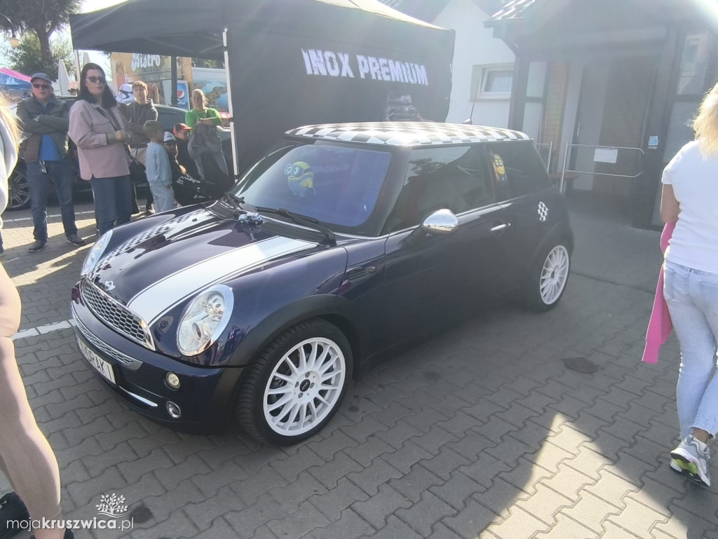 Trwa Auto Show - End of Summer w Kruszwicy [FOTO]