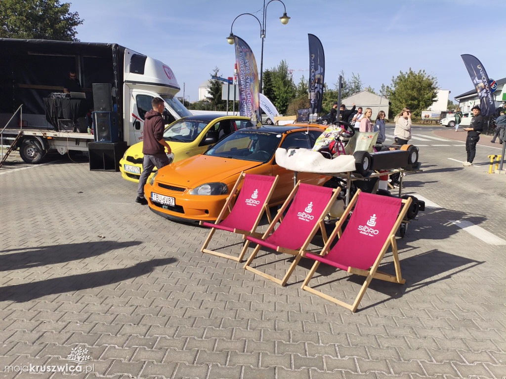 Trwa Auto Show - End of Summer w Kruszwicy [FOTO]