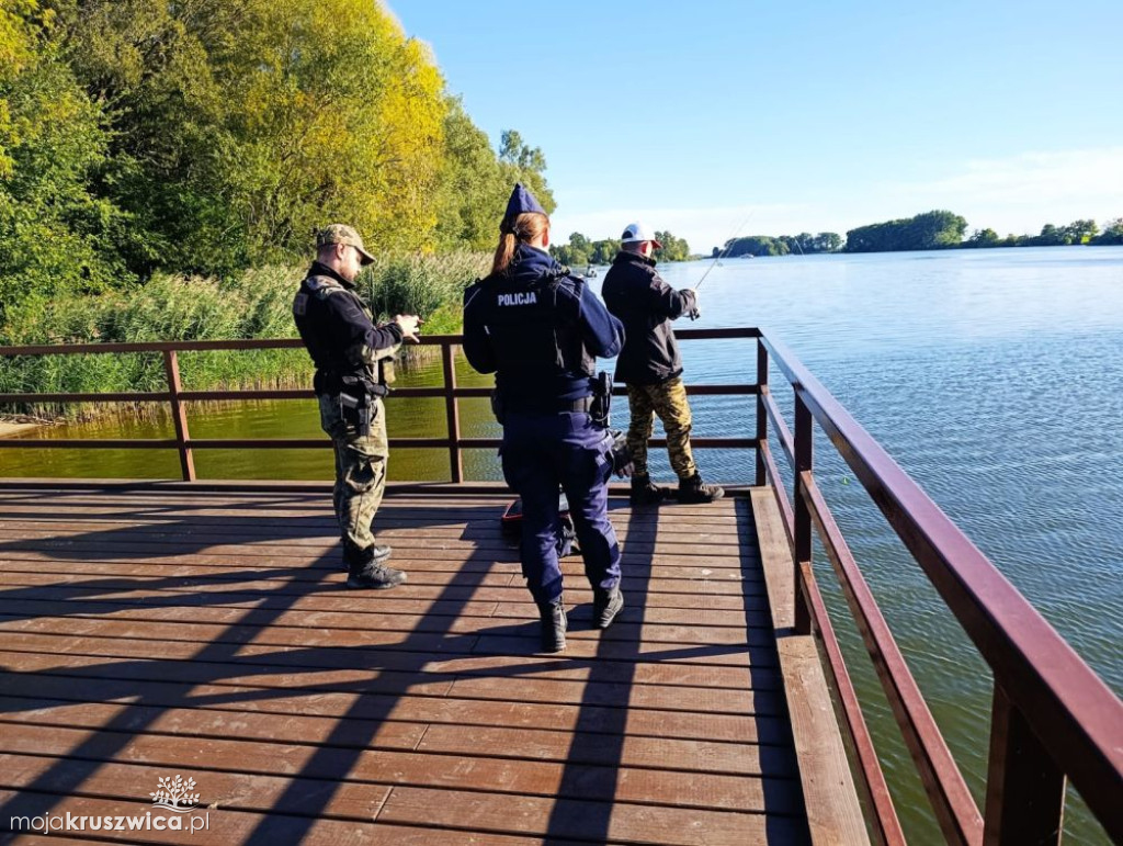Wspólne patrole policjantów i strażników rybackich na Gople