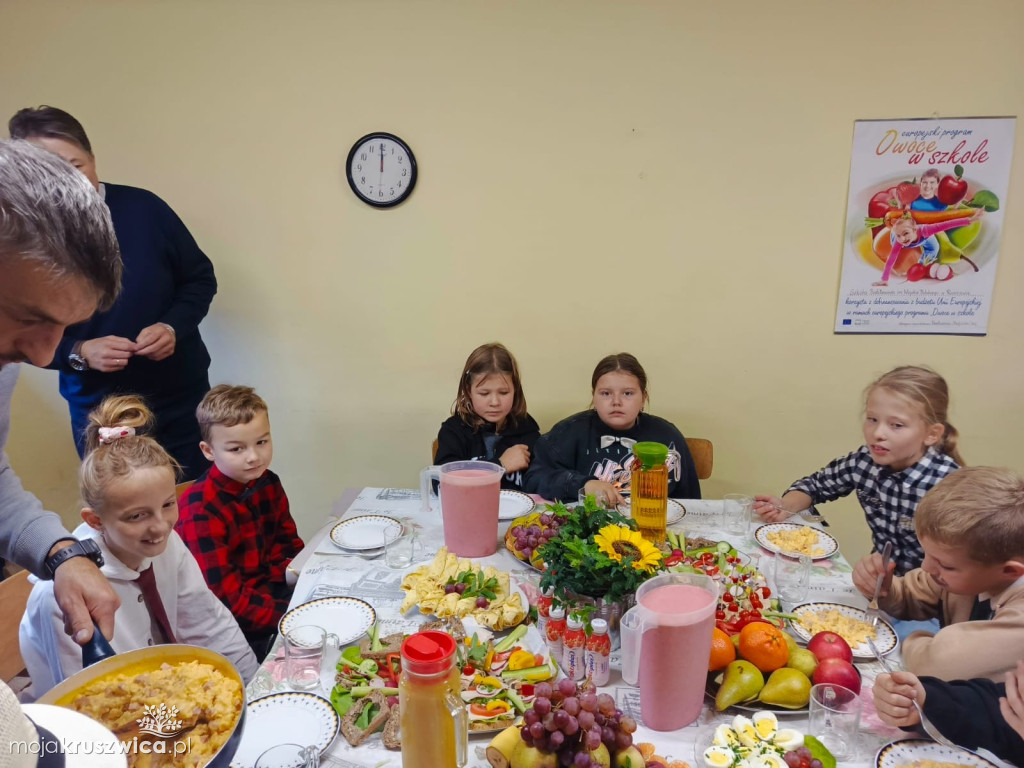„Zdrowo jemy, długo żyjemy” w SP Rusinowo