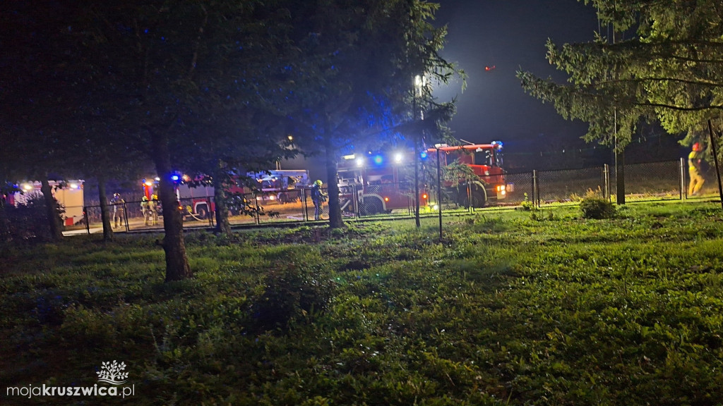 Giżewo: Pożar domu jednorodzinnego. Strażacy walczyli z ogniem [FOTO]