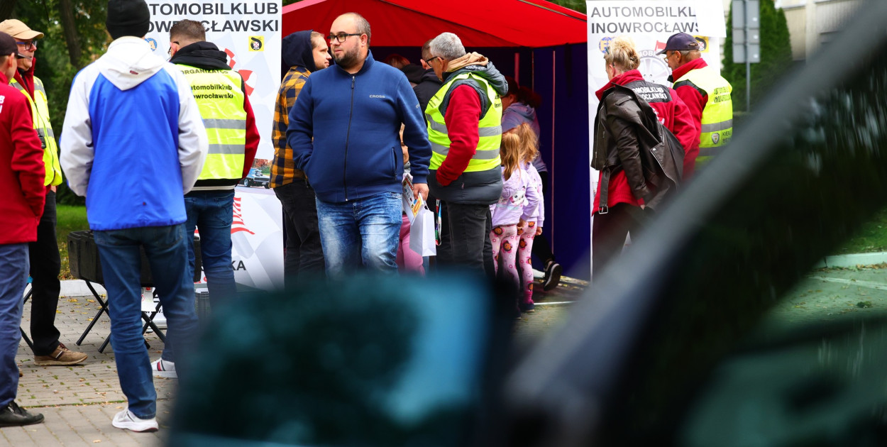 Turystyczny Rajd Samochodowy wystartował z Mątw [FOTO]
