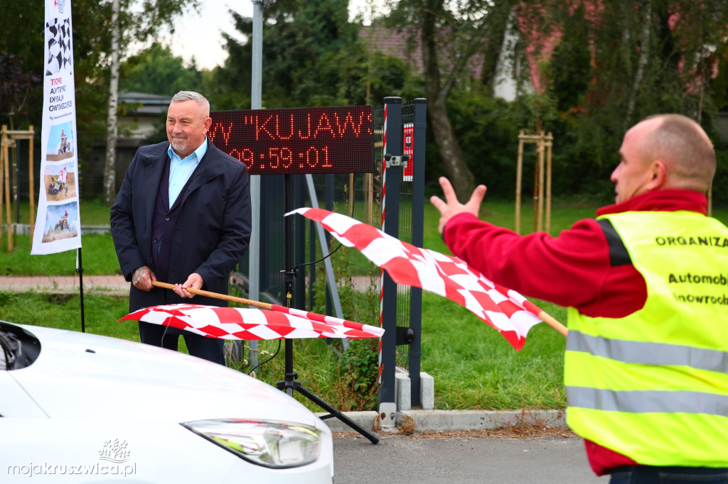 Turystyczny Rajd Samochodowy wystartował z Mątw [FOTO]