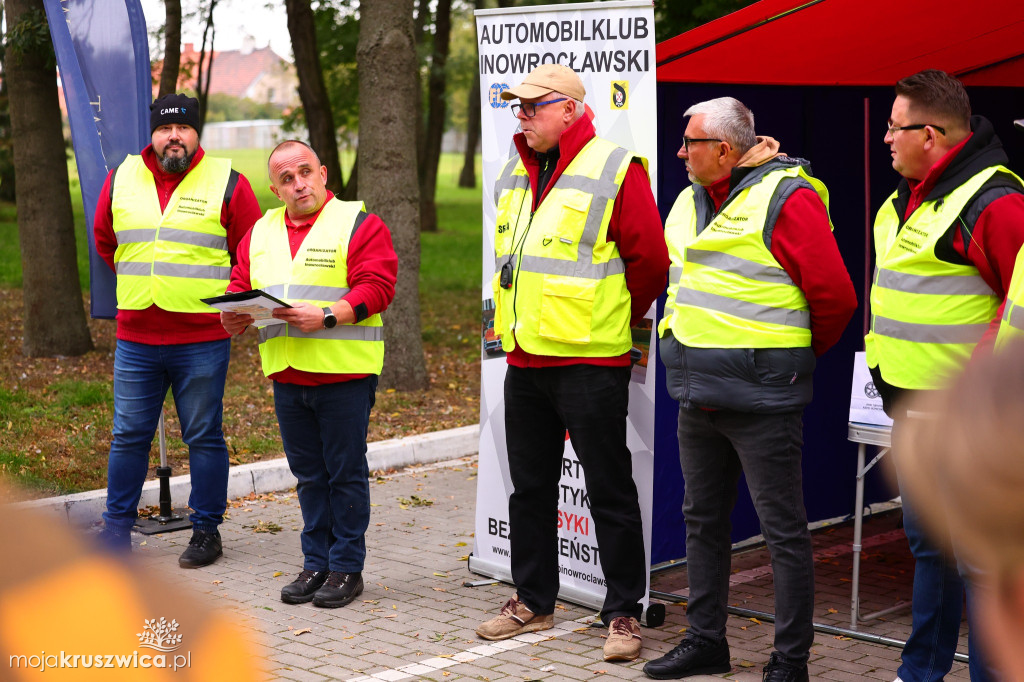 Turystyczny Rajd Samochodowy wystartował z Mątw [FOTO]