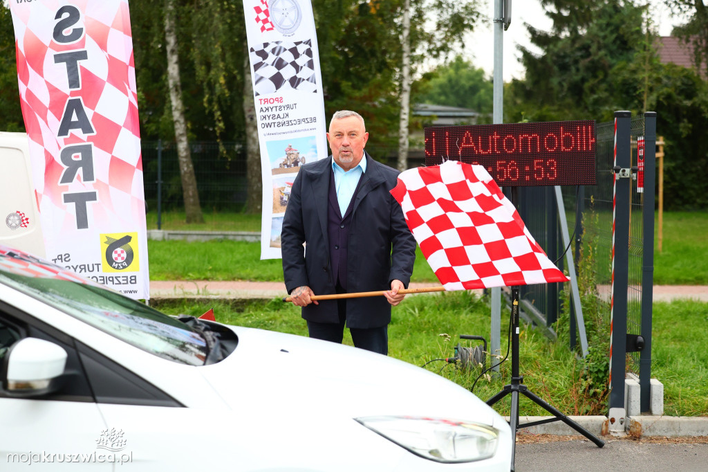 Turystyczny Rajd Samochodowy wystartował z Mątw [FOTO]