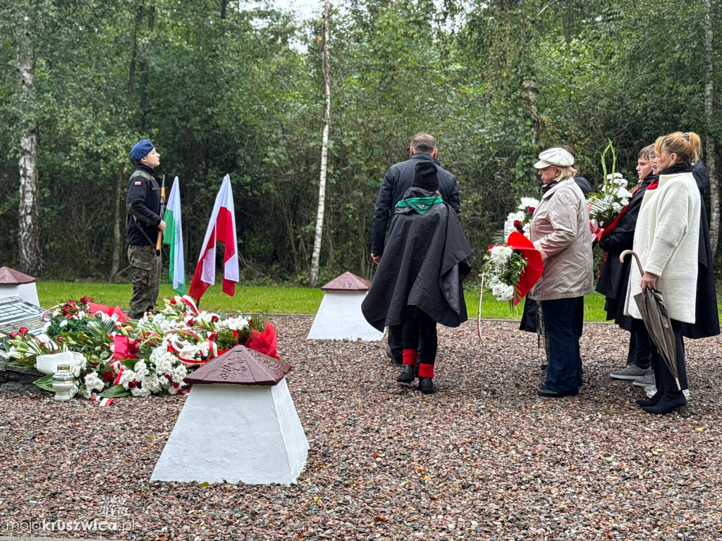Rożniaty pod Kruszwicą. Upamiętniliśmy ofiary tragicznego października [ZDJĘCIA]