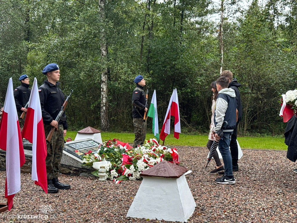 Rożniaty pod Kruszwicą. Upamiętniliśmy ofiary tragicznego października [ZDJĘCIA]