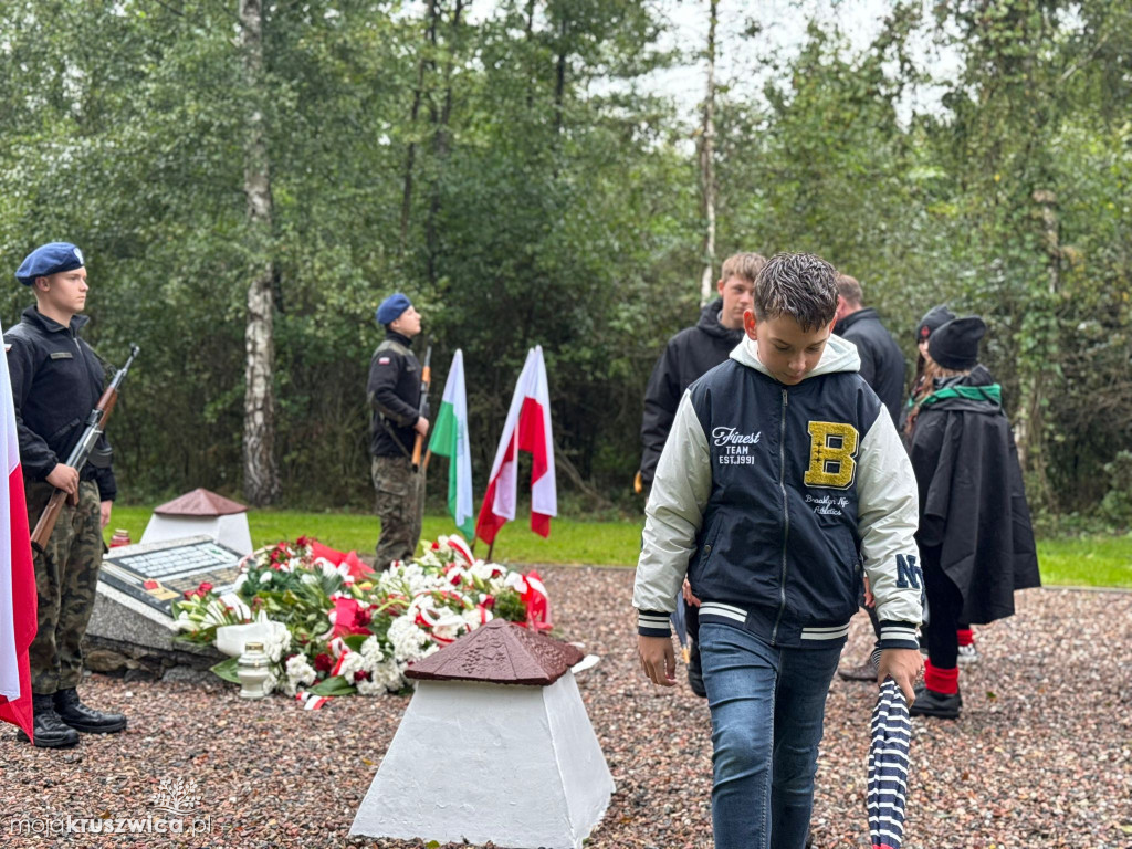 Rożniaty pod Kruszwicą. Upamiętniliśmy ofiary tragicznego października [ZDJĘCIA]