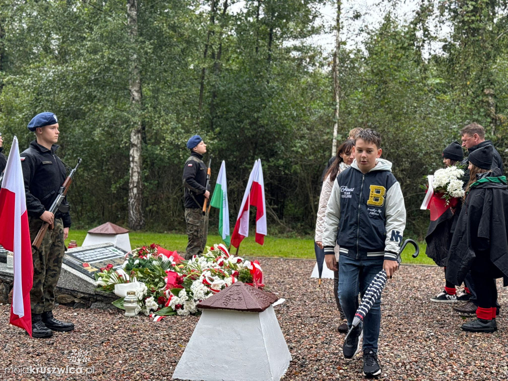 Rożniaty pod Kruszwicą. Upamiętniliśmy ofiary tragicznego października [ZDJĘCIA]