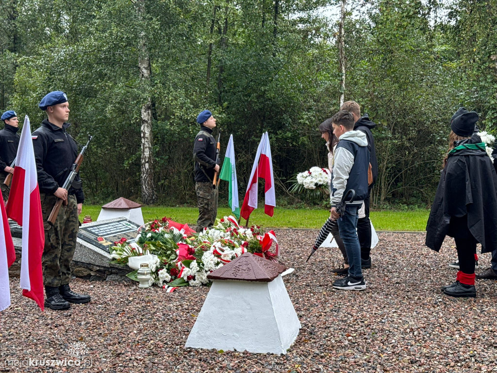 Rożniaty pod Kruszwicą. Upamiętniliśmy ofiary tragicznego października [ZDJĘCIA]