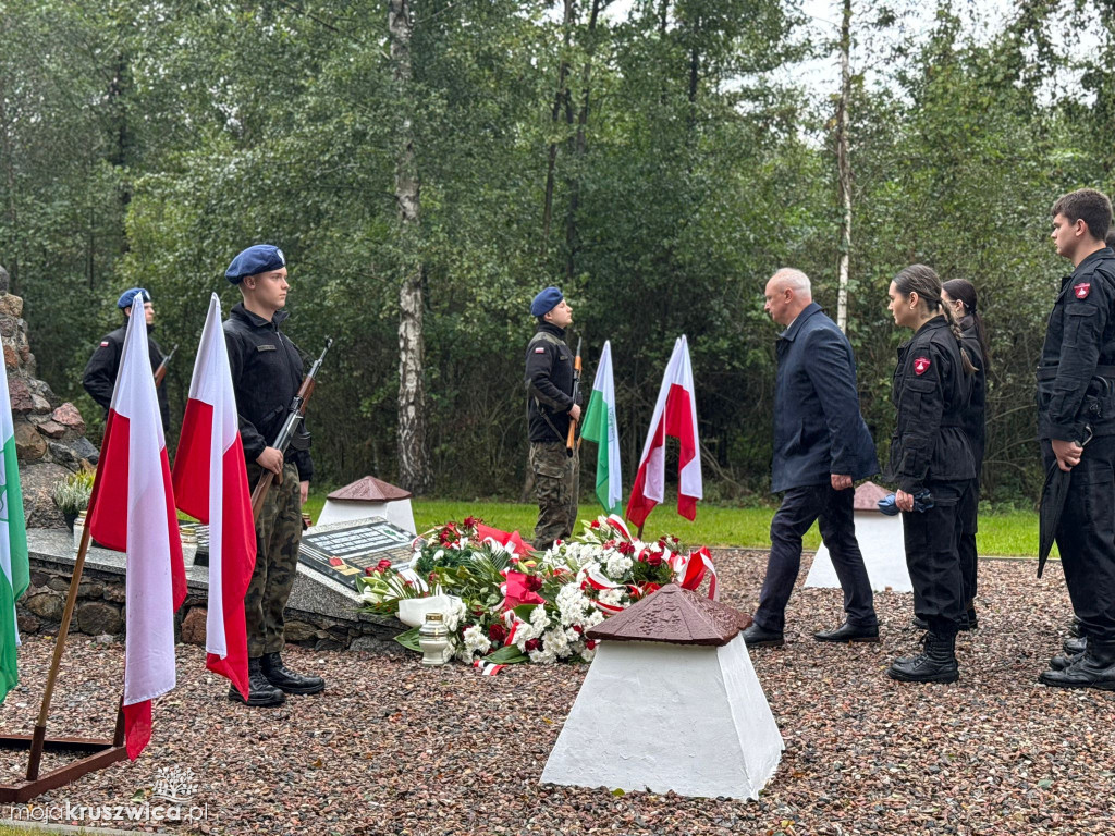 Rożniaty pod Kruszwicą. Upamiętniliśmy ofiary tragicznego października [ZDJĘCIA]