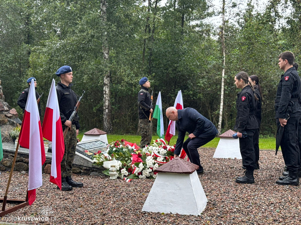 Rożniaty pod Kruszwicą. Upamiętniliśmy ofiary tragicznego października [ZDJĘCIA]