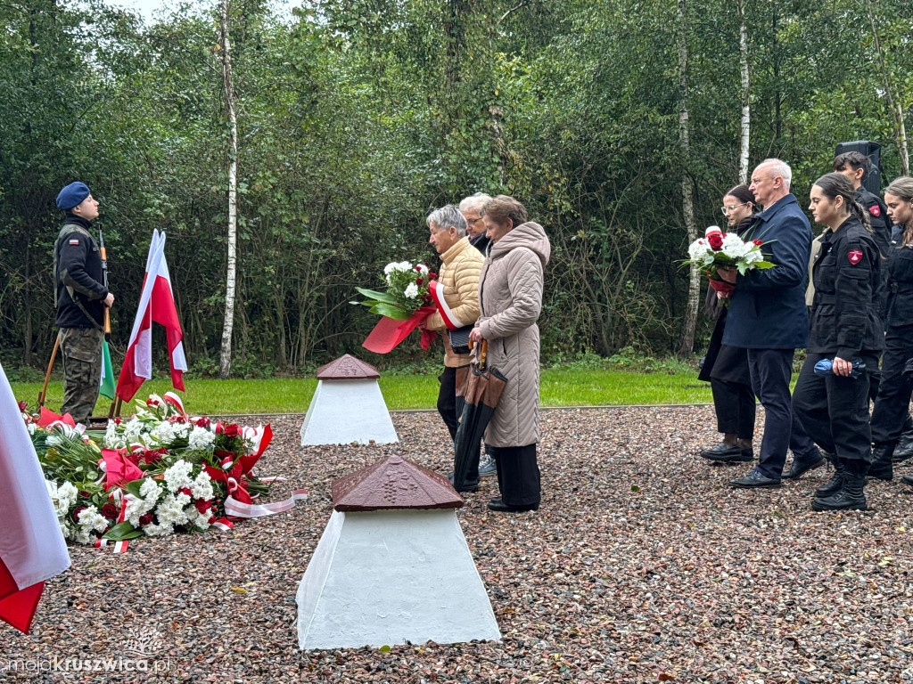 Rożniaty pod Kruszwicą. Upamiętniliśmy ofiary tragicznego października [ZDJĘCIA]