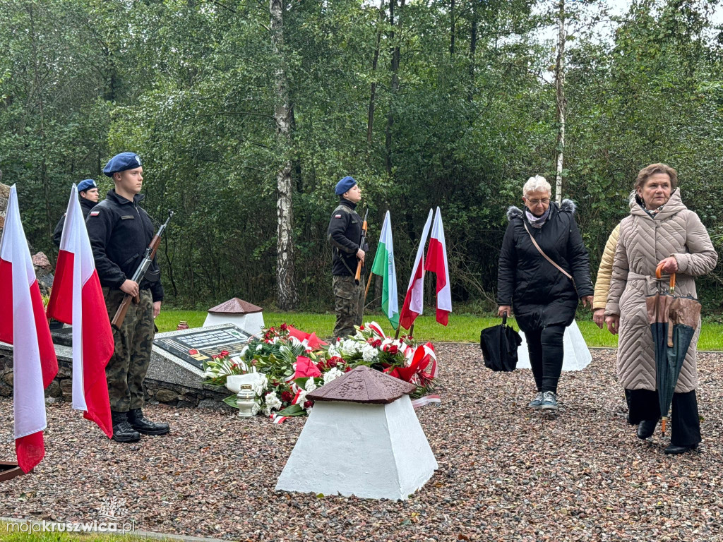 Rożniaty pod Kruszwicą. Upamiętniliśmy ofiary tragicznego października [ZDJĘCIA]