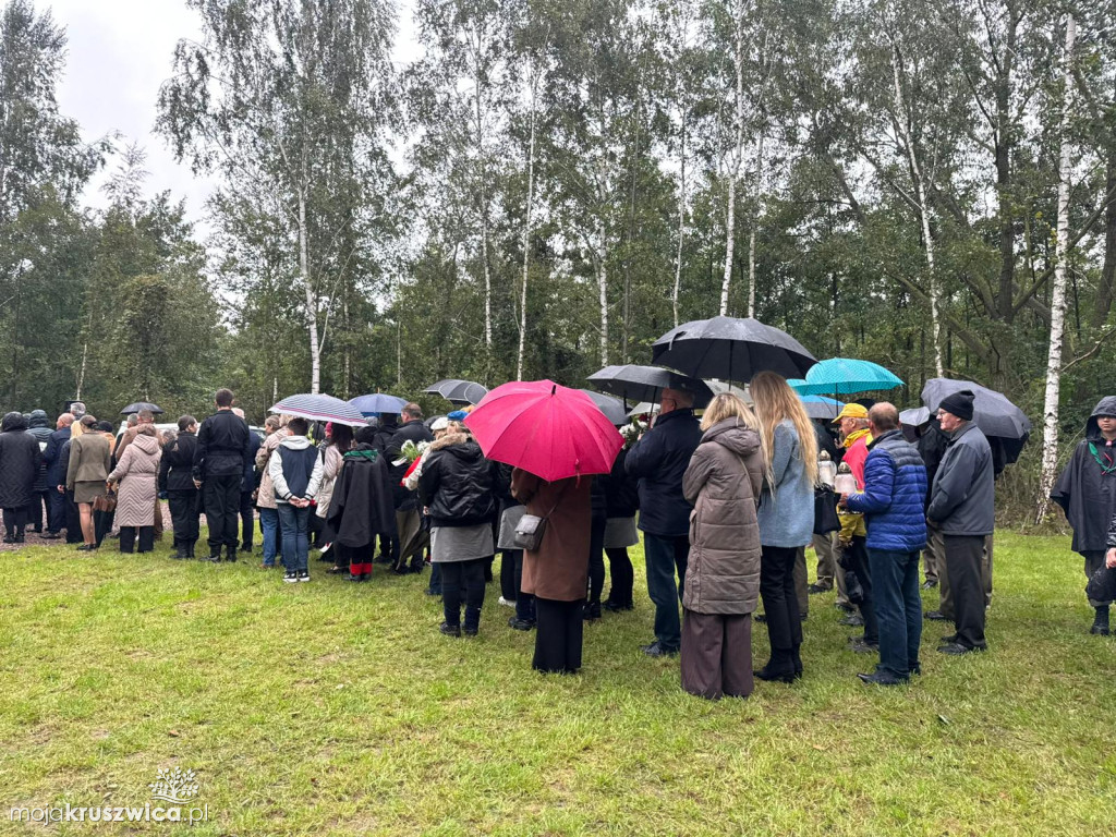 Rożniaty pod Kruszwicą. Upamiętniliśmy ofiary tragicznego października [ZDJĘCIA]