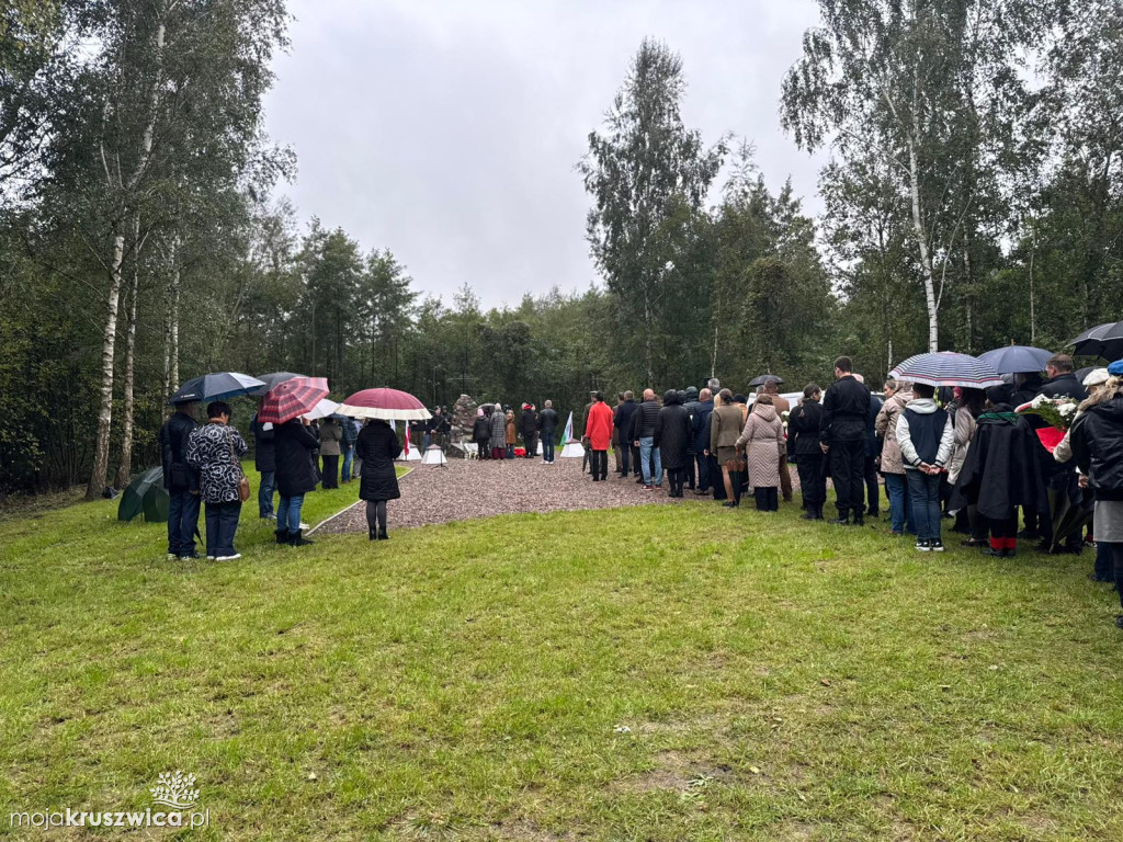 Rożniaty pod Kruszwicą. Upamiętniliśmy ofiary tragicznego października [ZDJĘCIA]