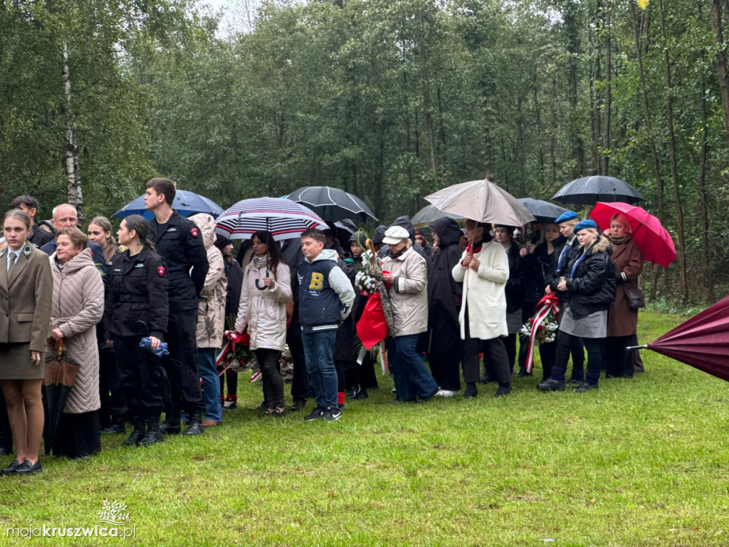 Rożniaty pod Kruszwicą. Upamiętniliśmy ofiary tragicznego października [ZDJĘCIA]