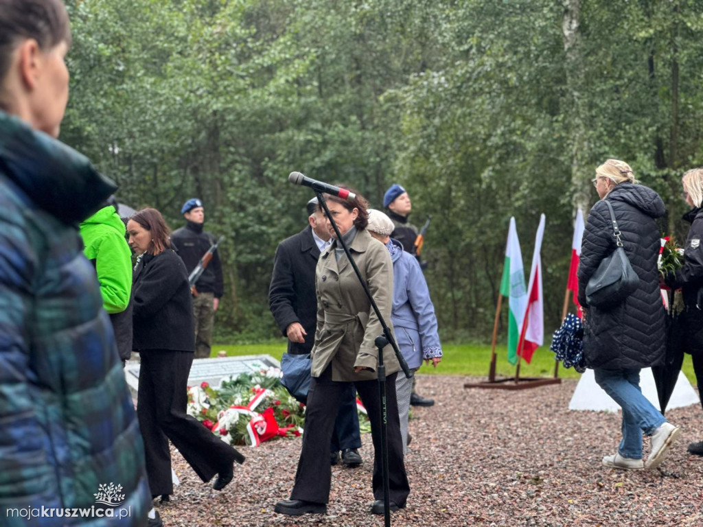 Rożniaty pod Kruszwicą. Upamiętniliśmy ofiary tragicznego października [ZDJĘCIA]