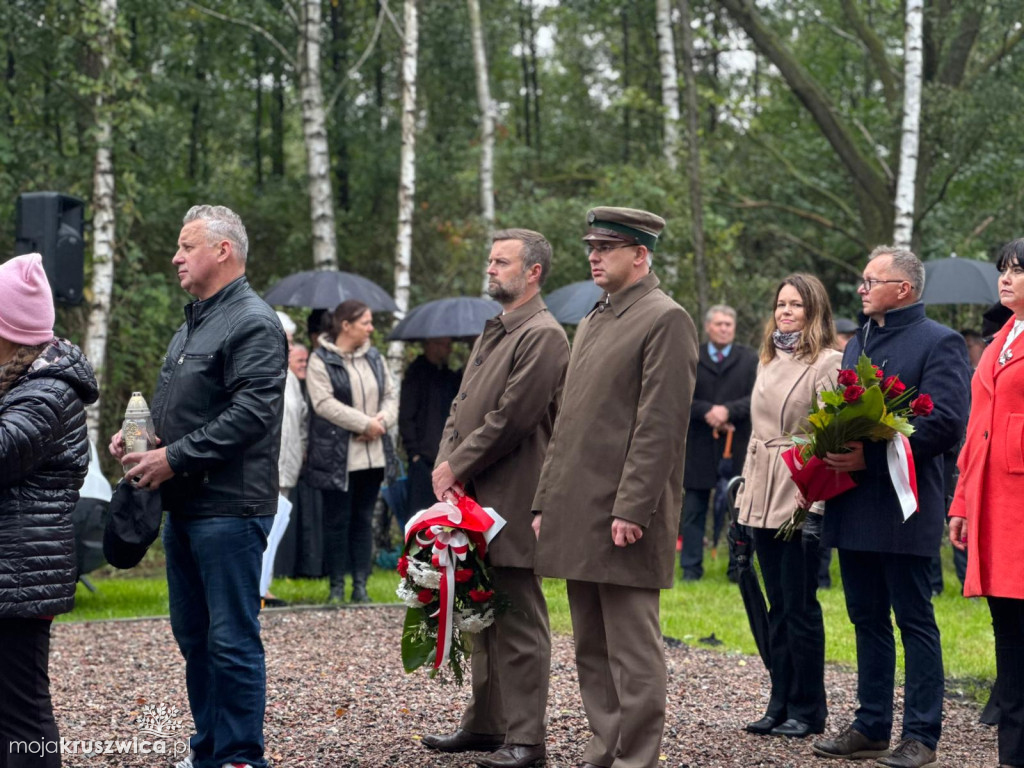 Rożniaty pod Kruszwicą. Upamiętniliśmy ofiary tragicznego października [ZDJĘCIA]