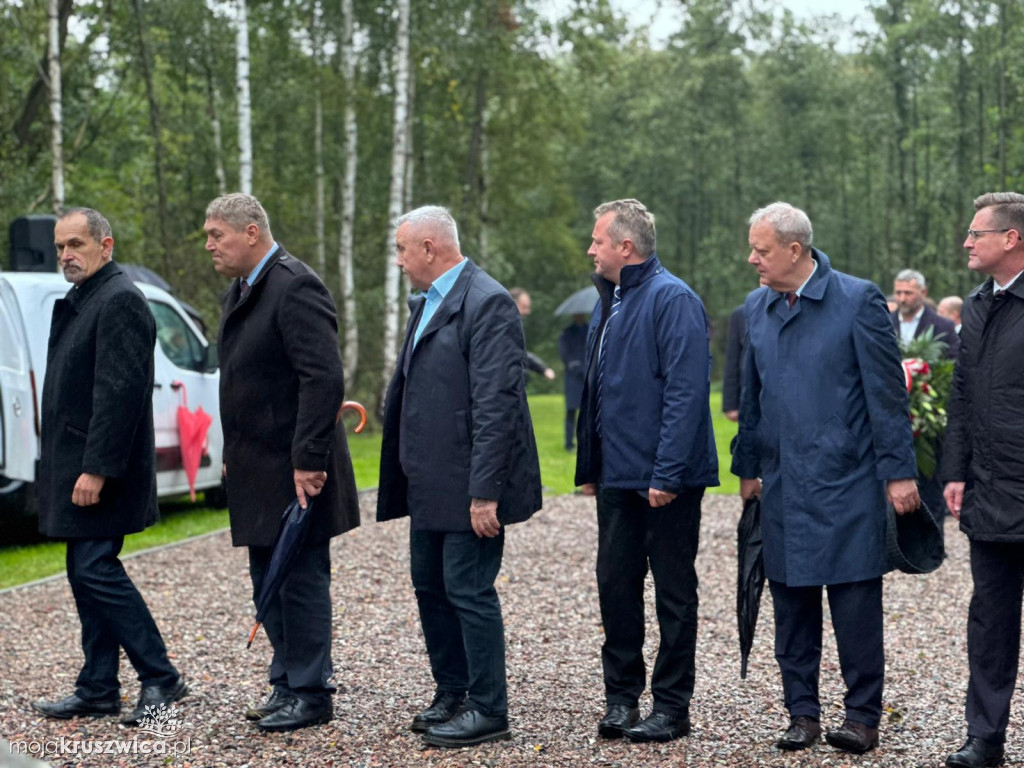 Rożniaty pod Kruszwicą. Upamiętniliśmy ofiary tragicznego października [ZDJĘCIA]