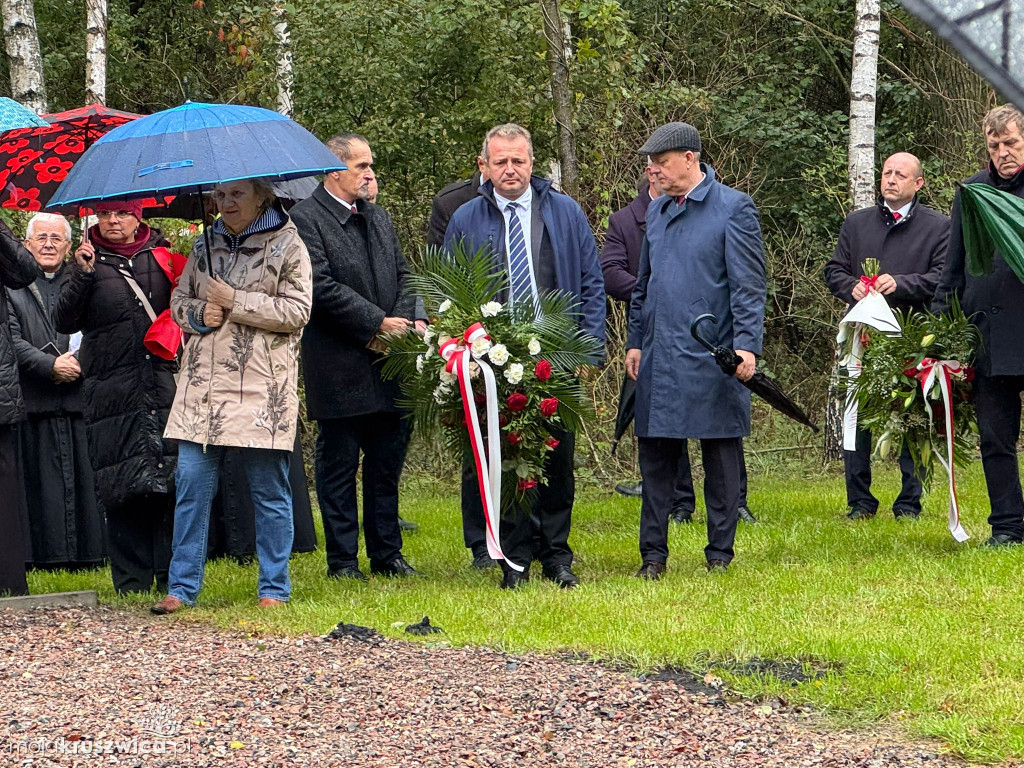 Rożniaty pod Kruszwicą. Upamiętniliśmy ofiary tragicznego października [ZDJĘCIA]
