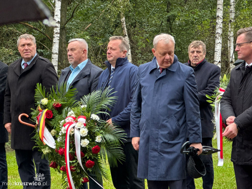 Rożniaty pod Kruszwicą. Upamiętniliśmy ofiary tragicznego października [ZDJĘCIA]