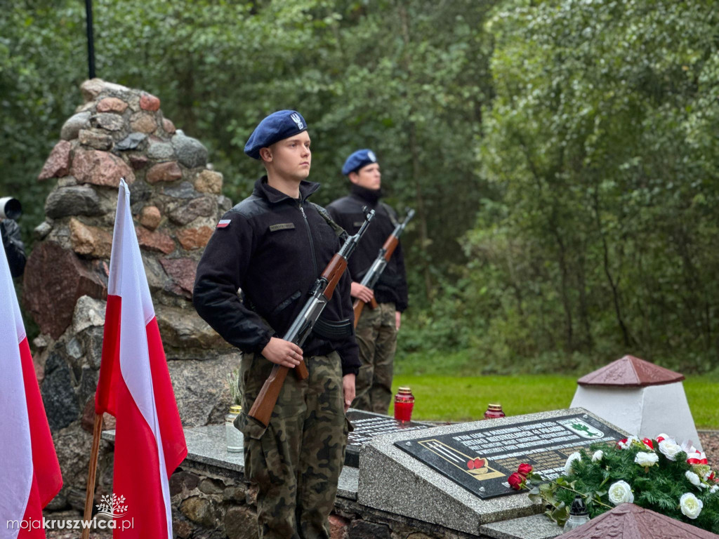 Rożniaty pod Kruszwicą. Upamiętniliśmy ofiary tragicznego października [ZDJĘCIA]