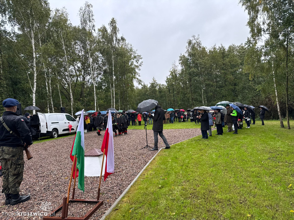 Rożniaty pod Kruszwicą. Upamiętniliśmy ofiary tragicznego października [ZDJĘCIA]