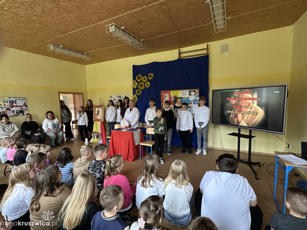 Rusinowo: XV Dzień Papieski w szkole pod hasłem „Jan Paweł II – prorok nadziei”