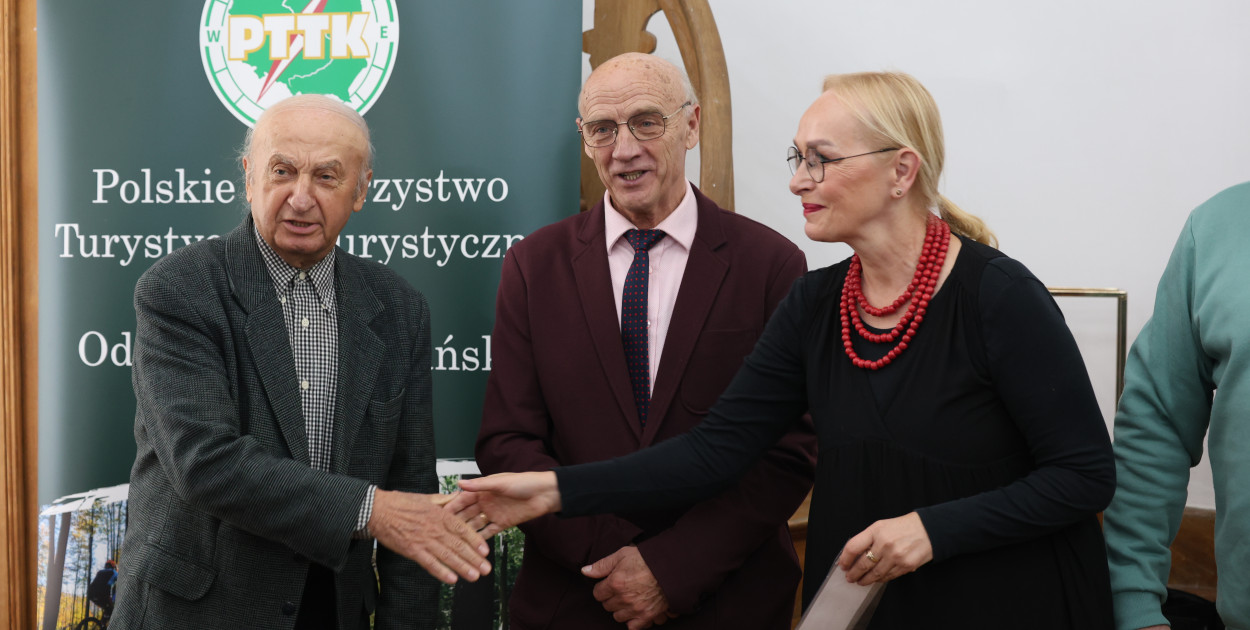 NAGRODY I WYRÓŻNIENIA „Rowerem na Millenium Koronacji Dwóch Pierwszych Królów Polski” w Pałacu w Kobylnikach