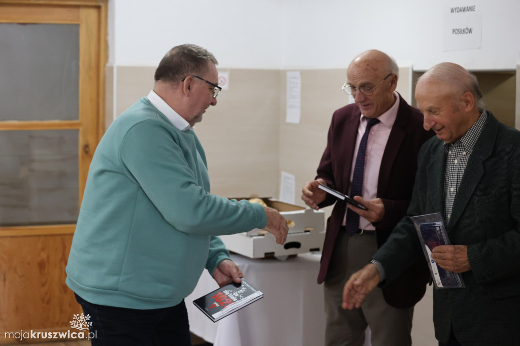 NAGRODY I WYRÓŻNIENIA „Rowerem na Millenium Koronacji Dwóch Pierwszych Królów Polski” w Pałacu w Kobylnikach