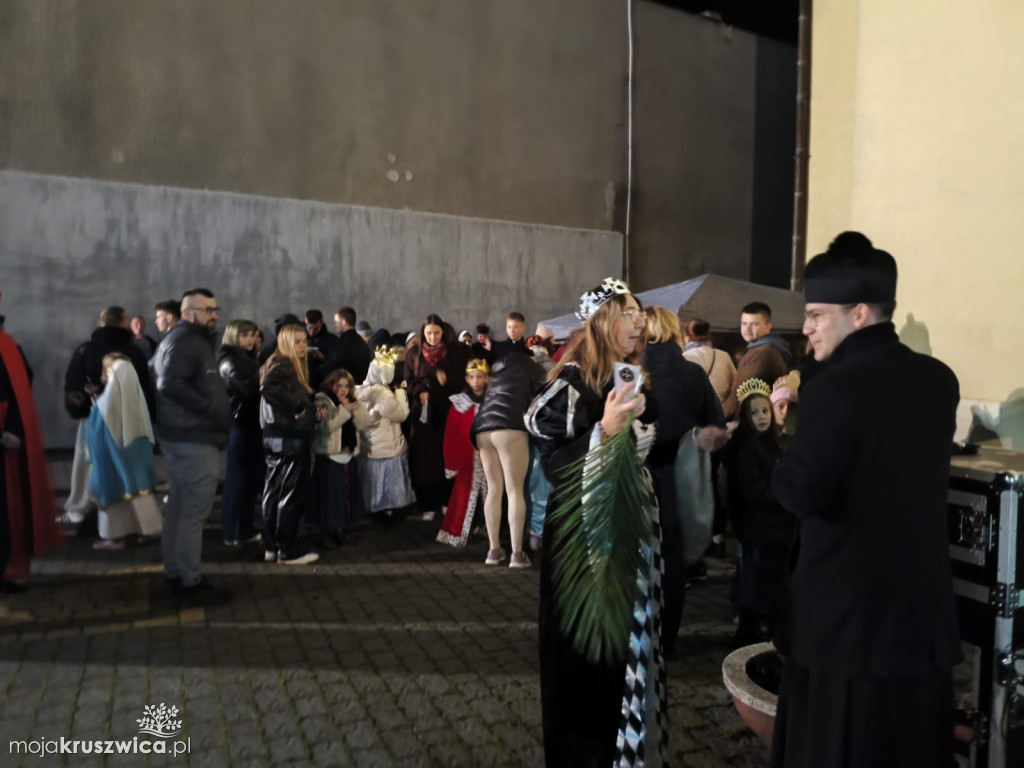W Kruszwicy trwa Noc Świętych [ZDJĘCIA, VIDEO]