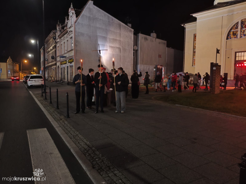W Kruszwicy trwa Noc Świętych [ZDJĘCIA, VIDEO]