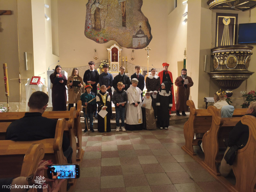 W Kruszwicy trwa Noc Świętych [ZDJĘCIA, VIDEO]