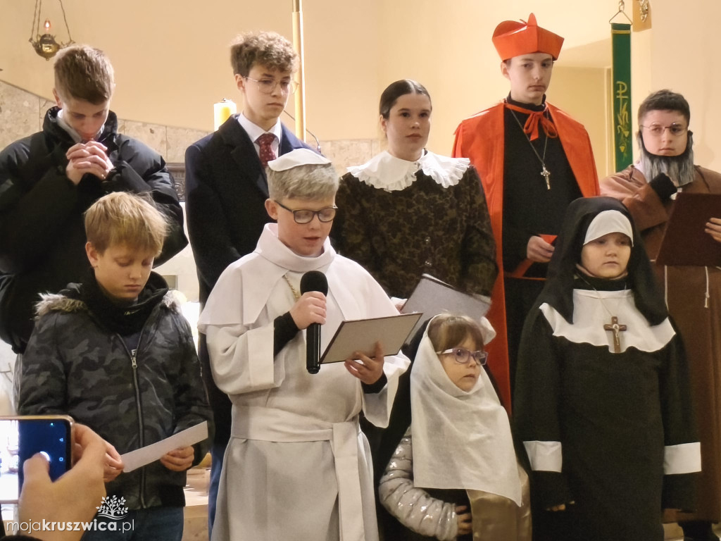 W Kruszwicy trwa Noc Świętych [ZDJĘCIA, VIDEO]