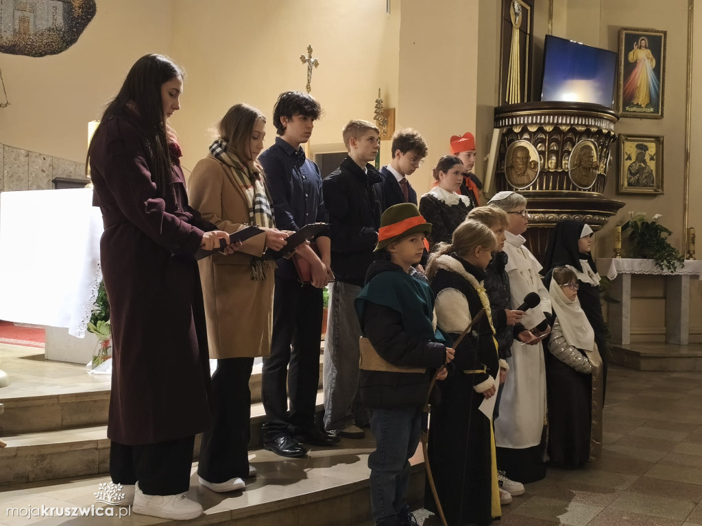 W Kruszwicy trwa Noc Świętych [ZDJĘCIA, VIDEO]